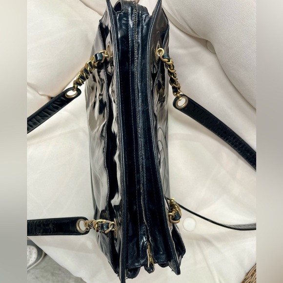 CHANEL 1995 24K Gold Hardware CC Logo Patent Leather Petit Shopping Tote Bag - Picture 6 of 15